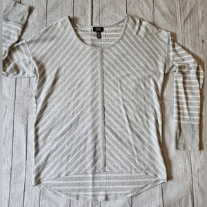 Jones New York •Size Medium• Gray White Striped Lightweight Top Drop Shoulder